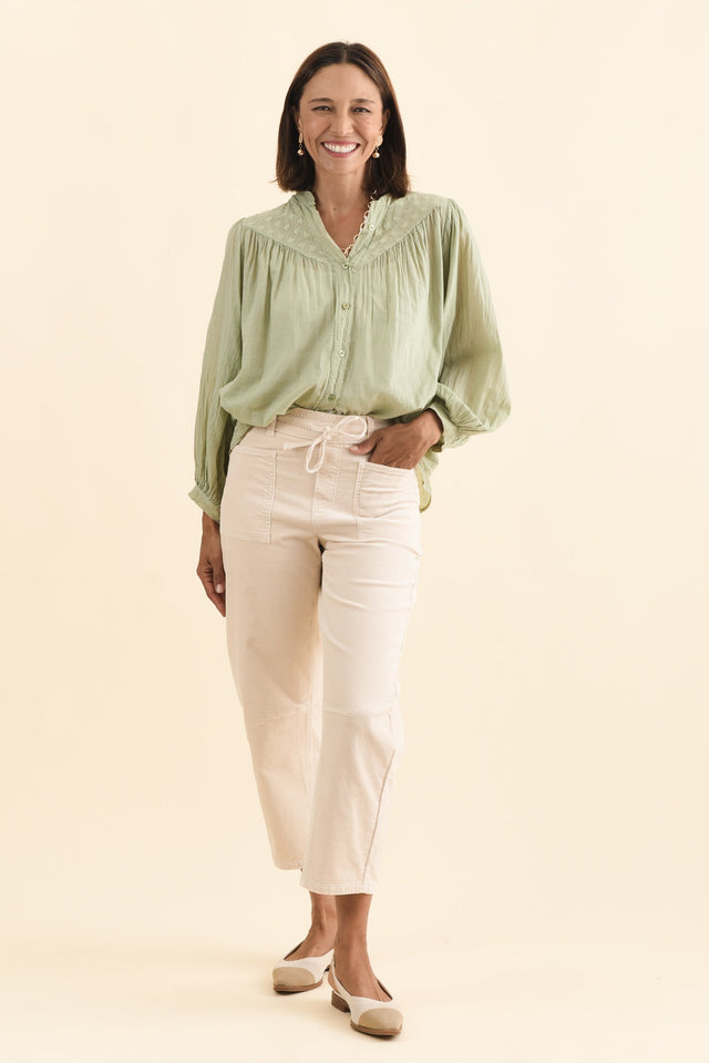 alt text|model:Cara image 6