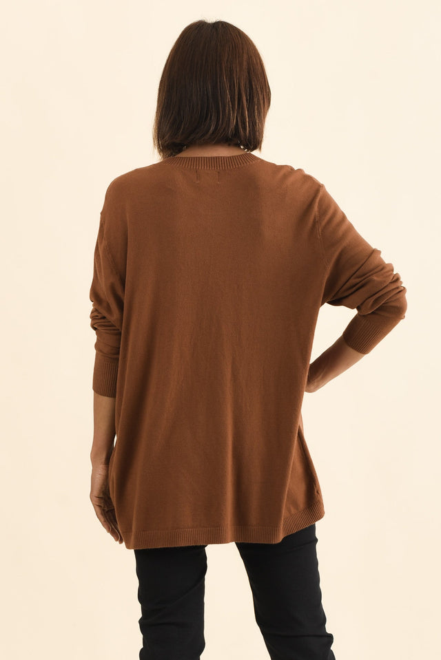 alt text|model:Cara image 5