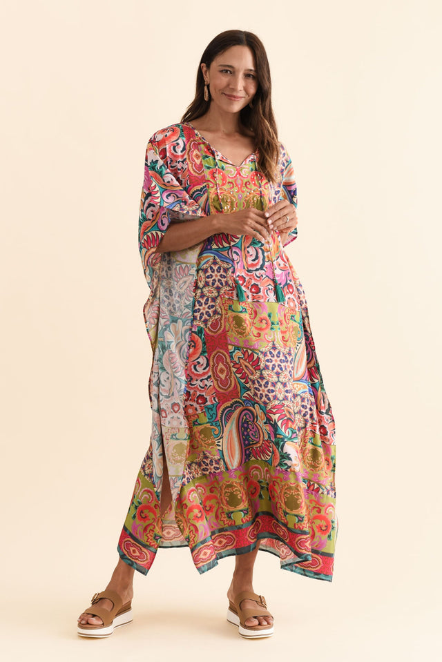 alt text|model:Cara image 7