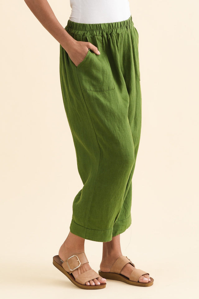 alt text|model:Brontie image 4