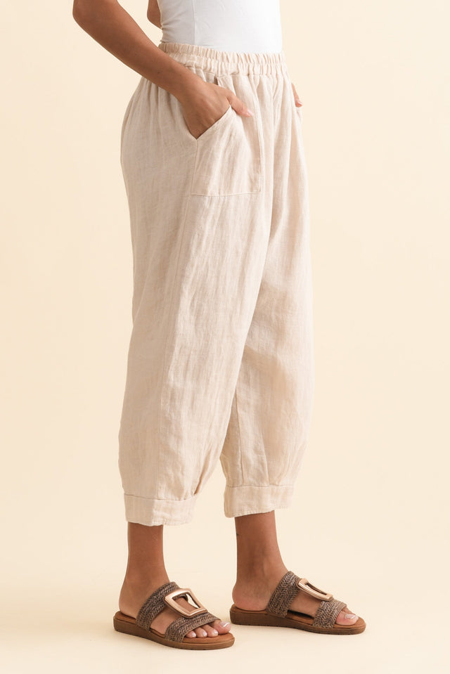 alt text|model:Brontie image 4