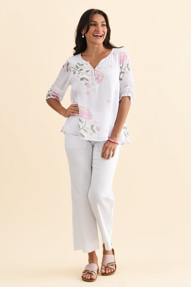 alt text|model:Brontie