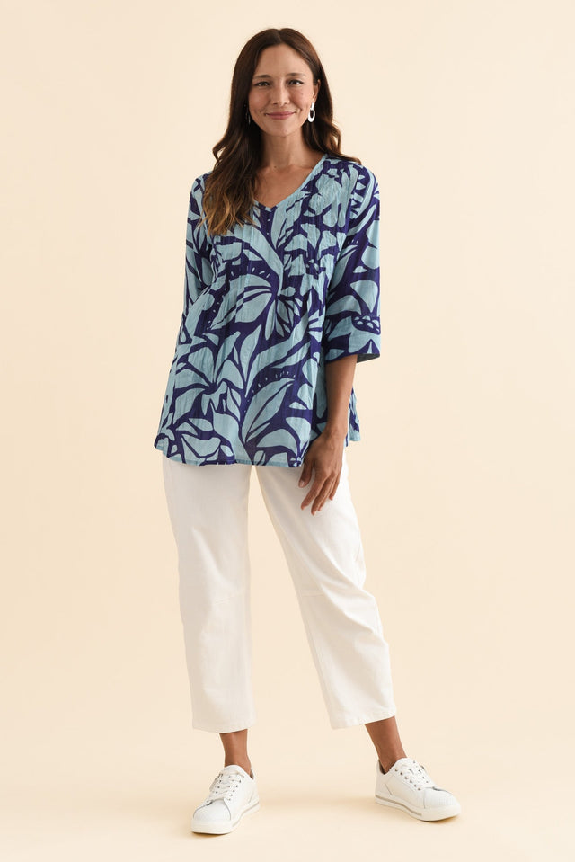 alt text|model:Cara image 6