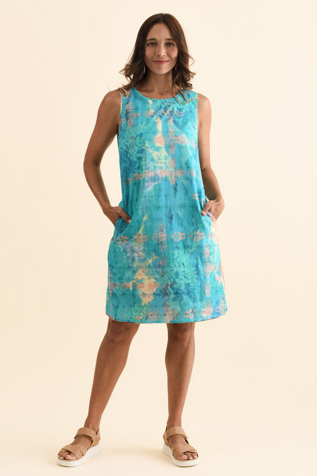 alt text|model:Cara image 2