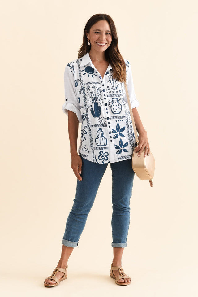 alt text|model:Cara image 3