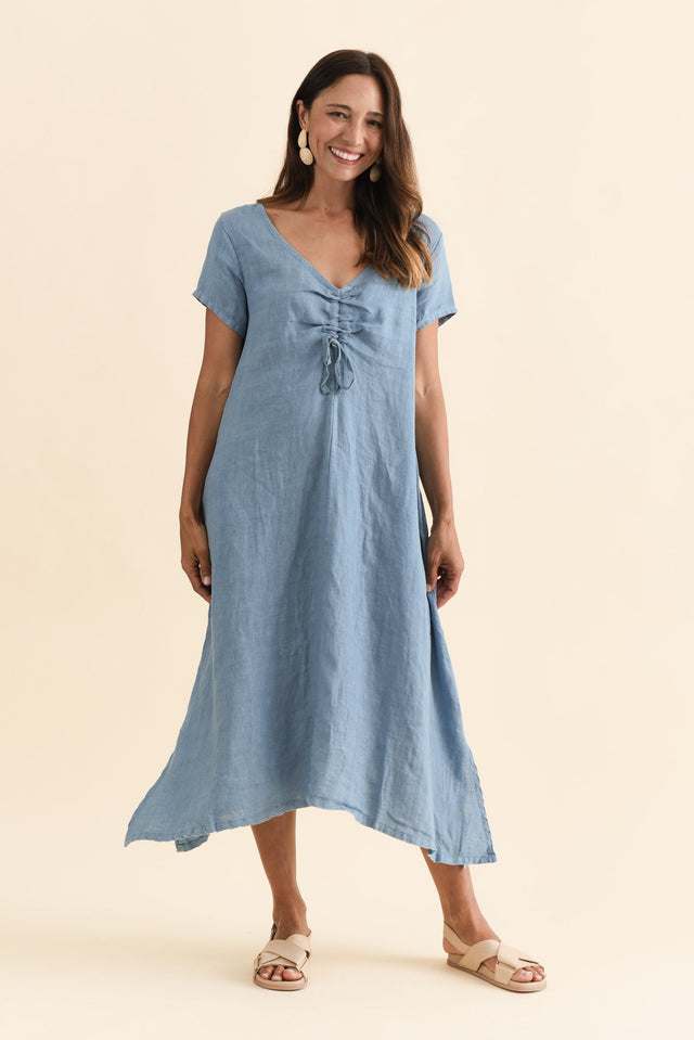 alt text|model:Cara image 3