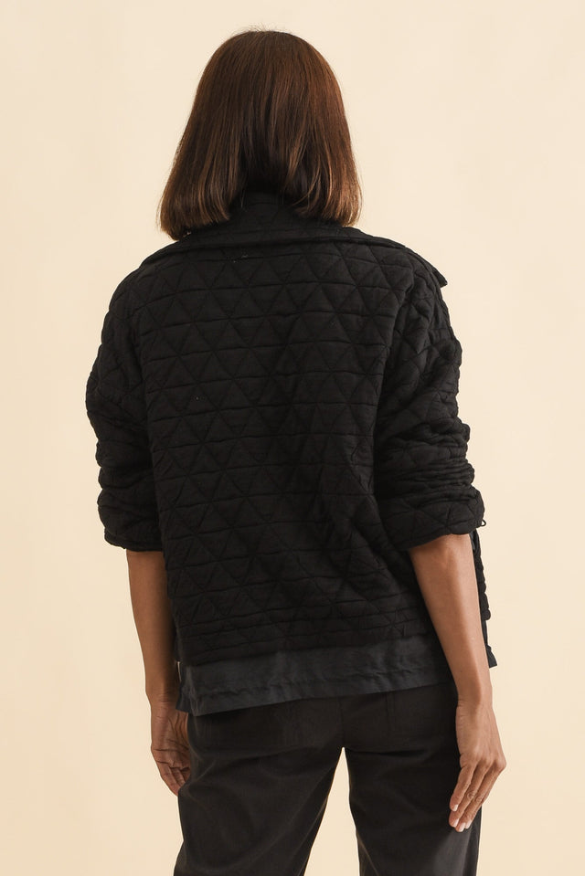 alt text|model:Cara image 4