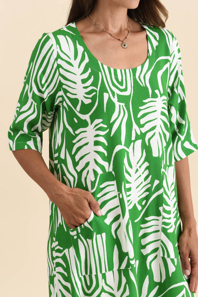 alt text|model:Cara image 6