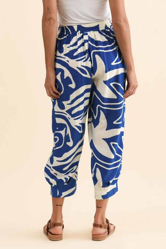 alt text|model:Brontie image 5