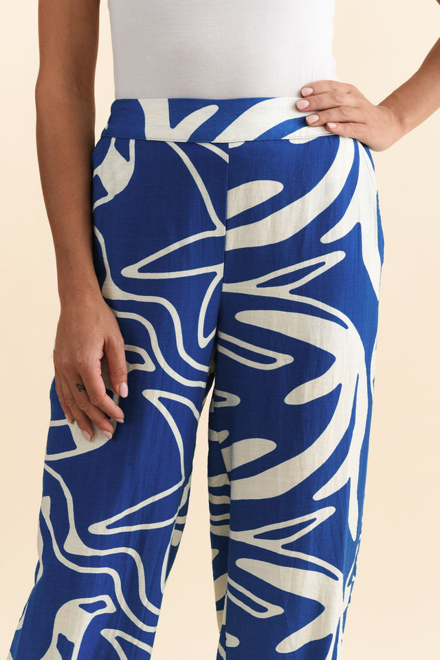 alt text|model:Brontie image 6