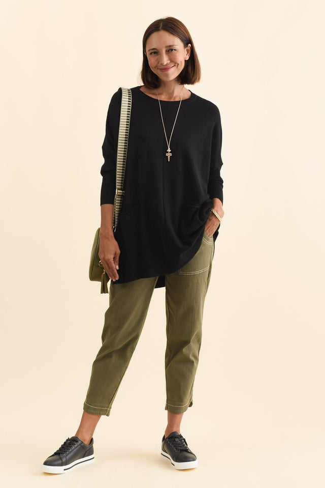 alt text|model:Cara image 3