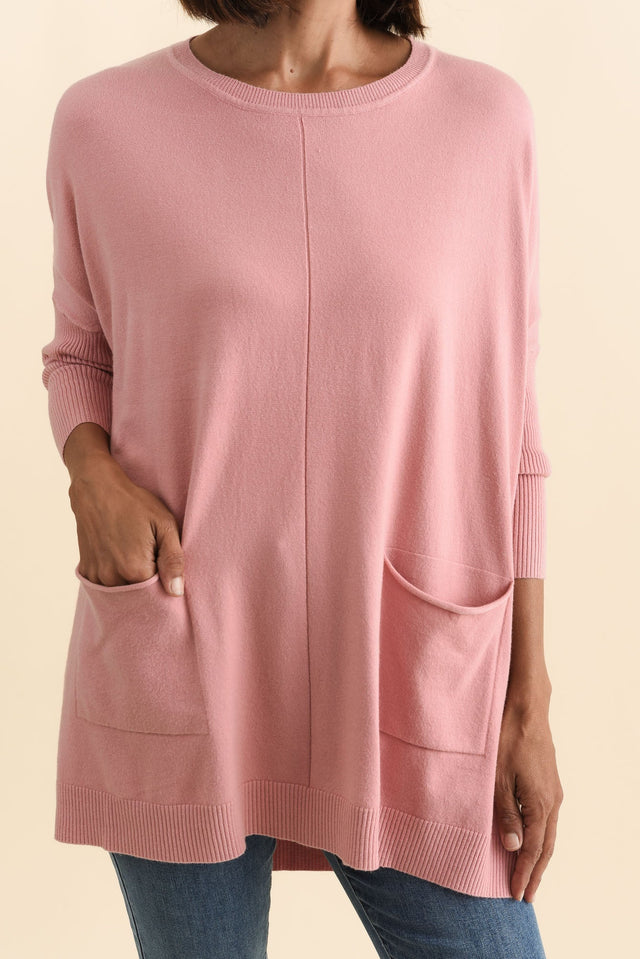 alt text|model:Cara image 5