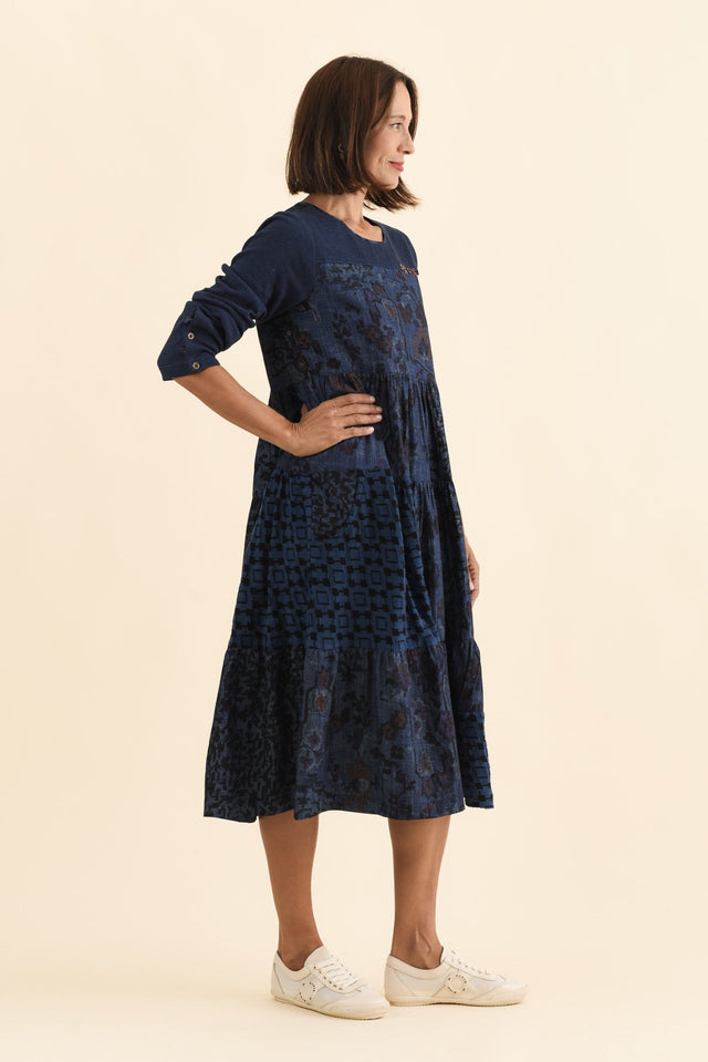 alt text|model:Cara image 3