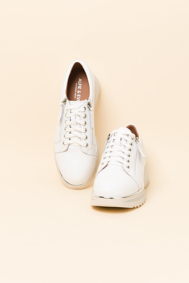 Hosting White Leather Platform Sneaker