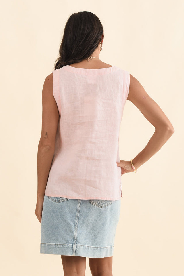 alt text|model:Brontie image 4