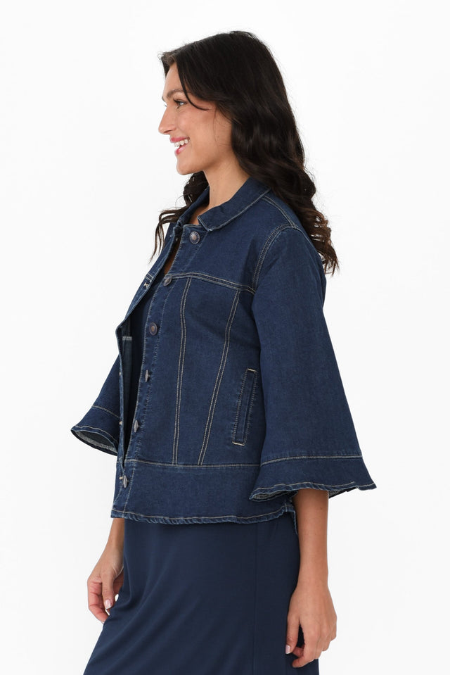 alt text|model:Brontie image 4