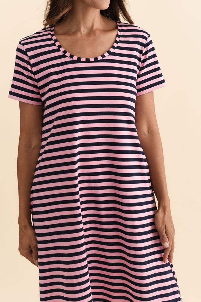 alt text|model:Cara image 6