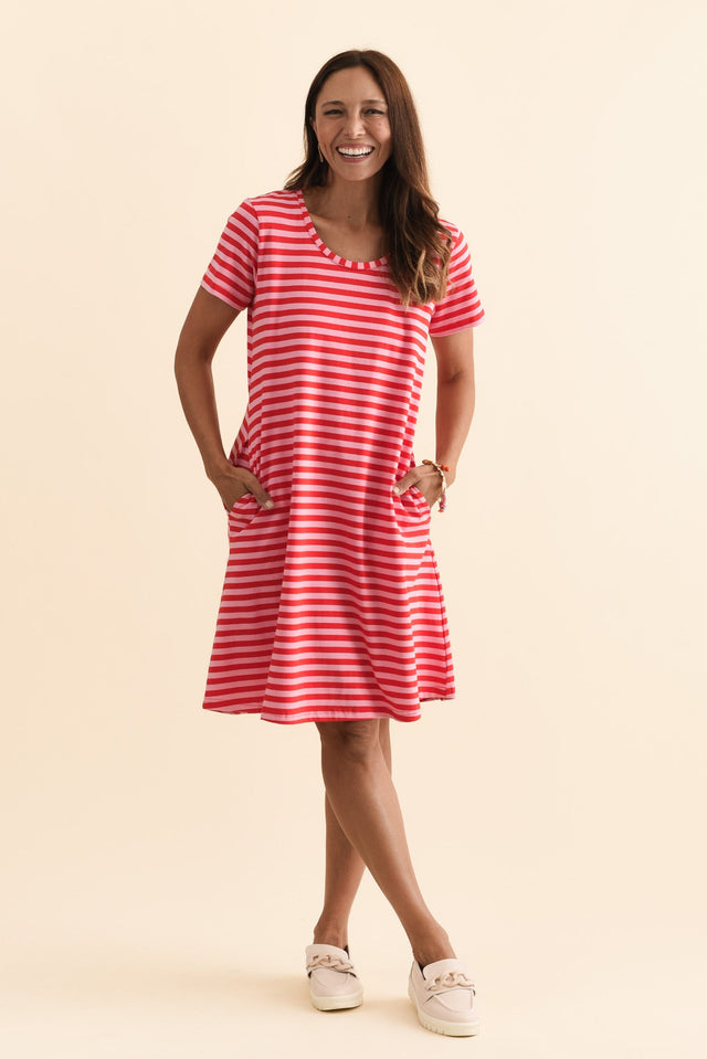 alt text|model:Cara image 4