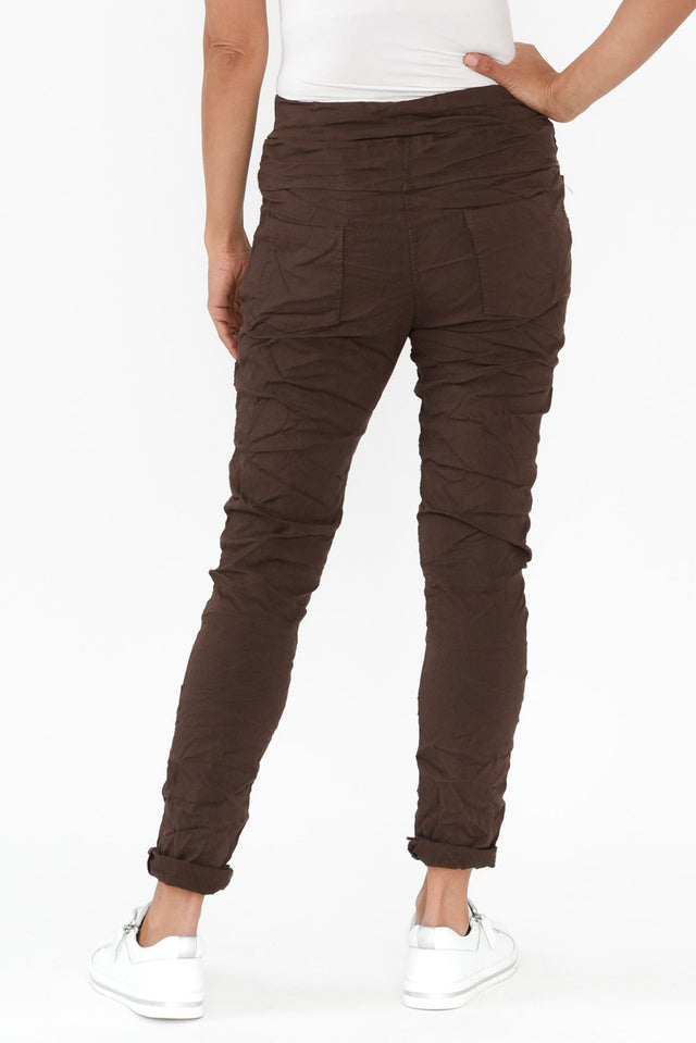 alt text|model:Cara image 4