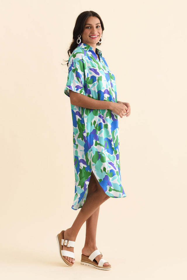 alt text|model:Brontie image 3