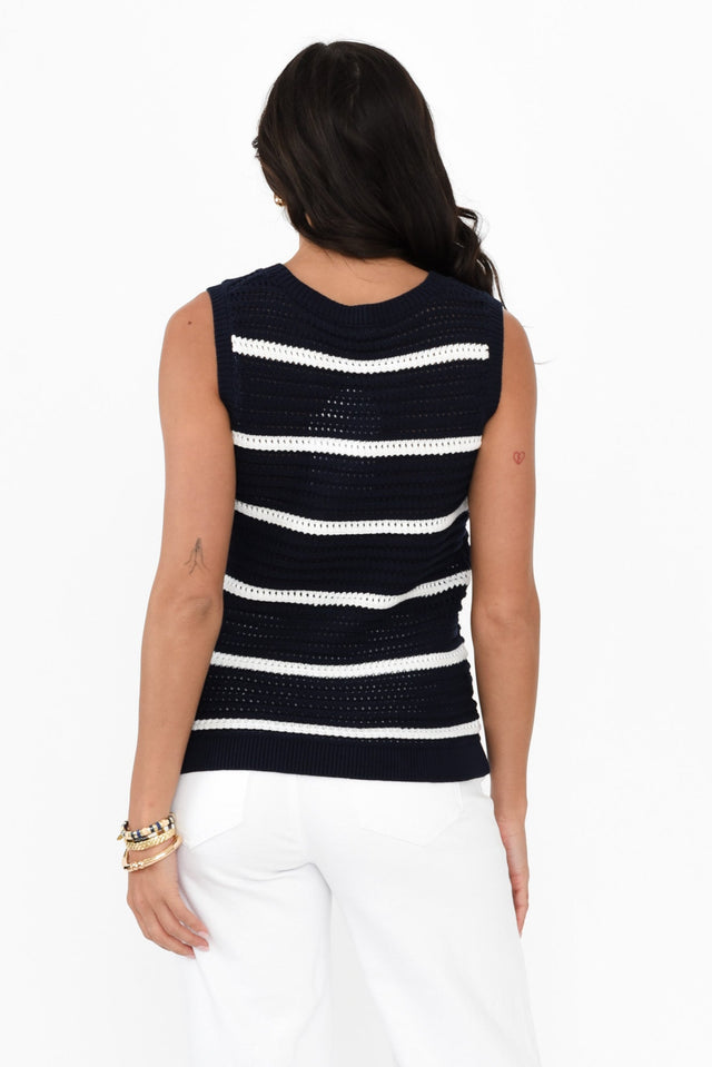 alt text|model:Brontie image 5