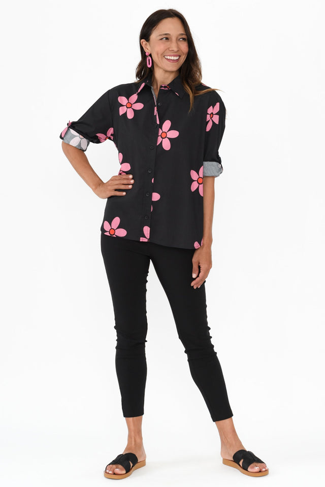 alt text|model:Cara image 3