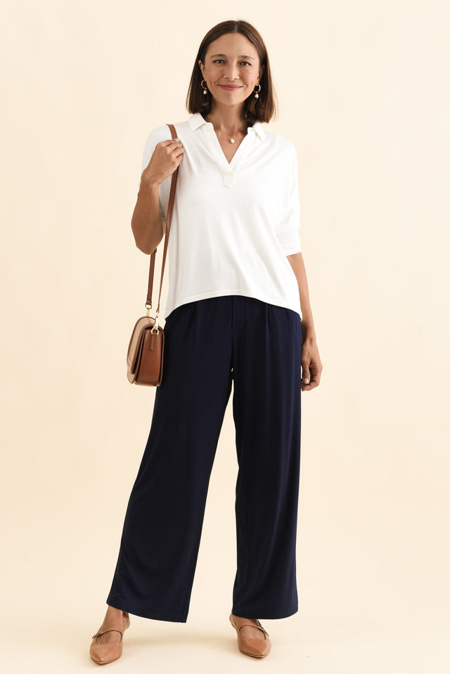 alt text|model:Cara image 2