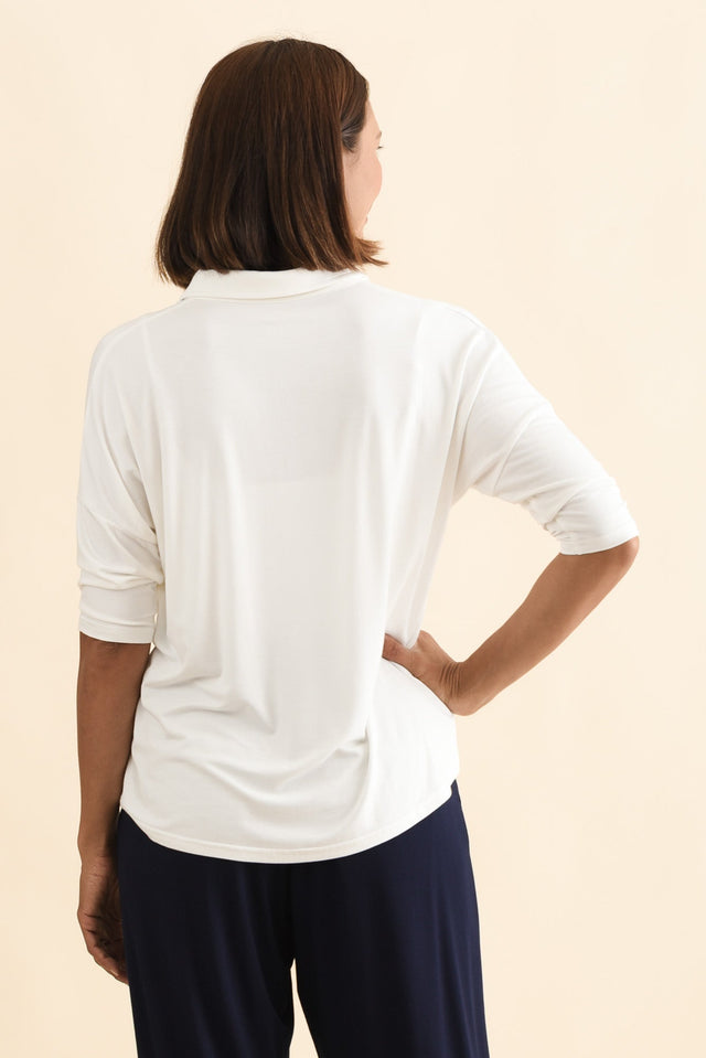 alt text|model:Cara image 4