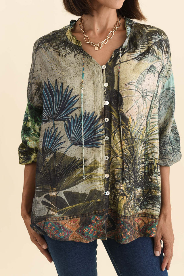 alt text|model:Cara image 5