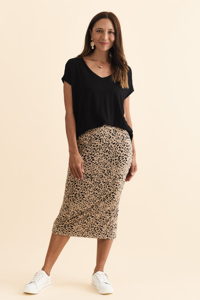 alt text|model:Cara image 4