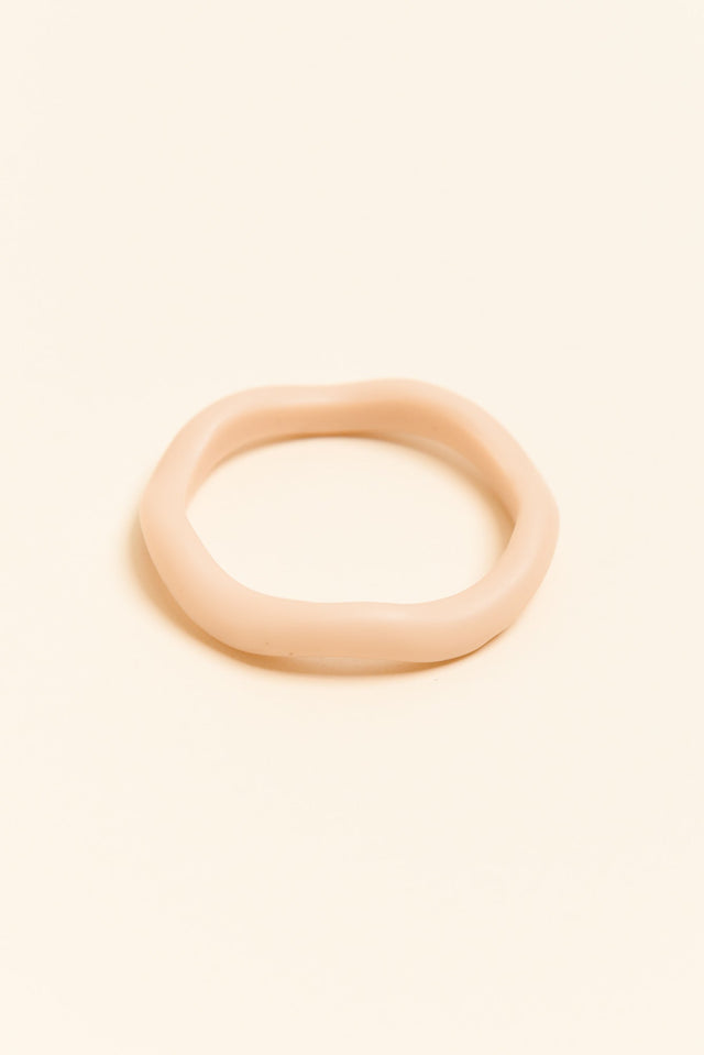 Lia Cream Resin Wave Bangle