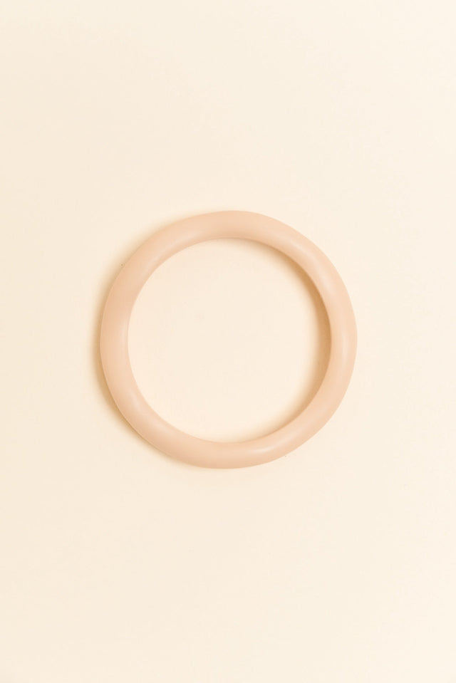 Lia Cream Resin Wave Bangle