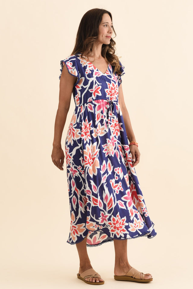 alt text|model:Cara image 3