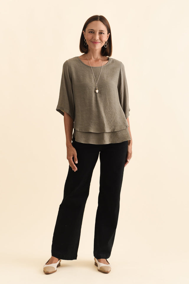 alt text|model:Cara image 3