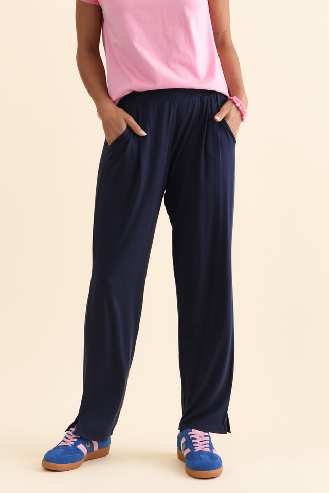 alt text|model:Brontie