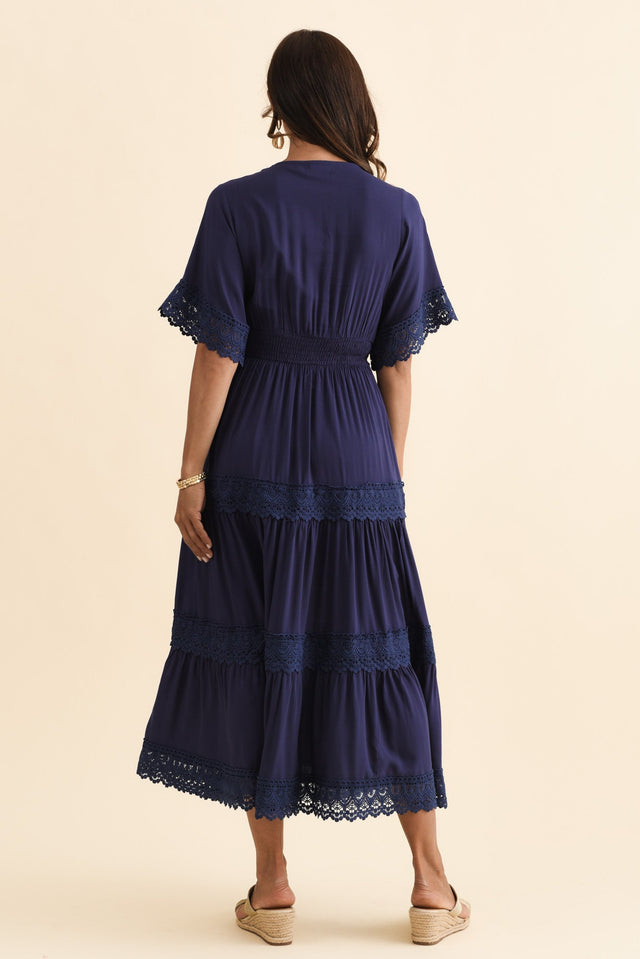 alt text|model:Cara image 4