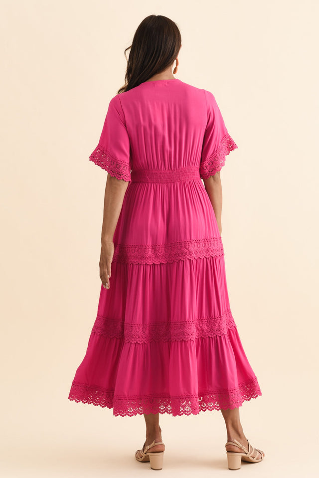 alt text|model:Cara image 4