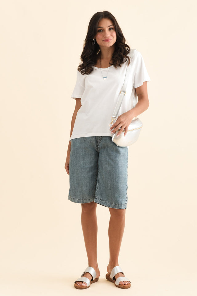 alt text|model:Brontie image 2