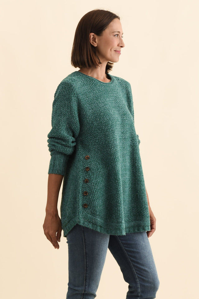 alt text|model:Cara image 3