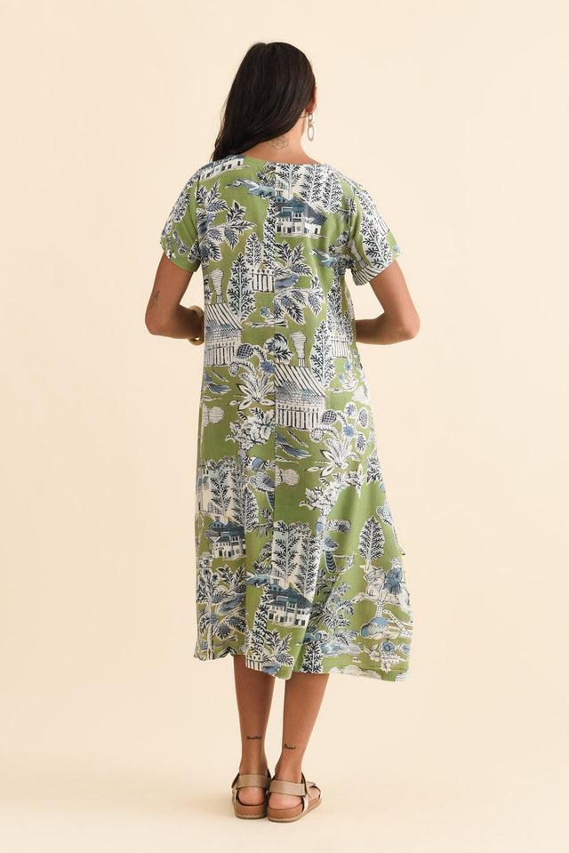 alt text|model:Brontie image 4