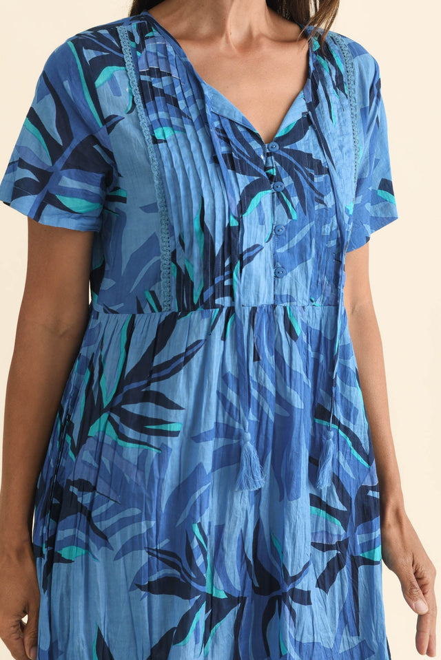 alt text|model:Cara image 6