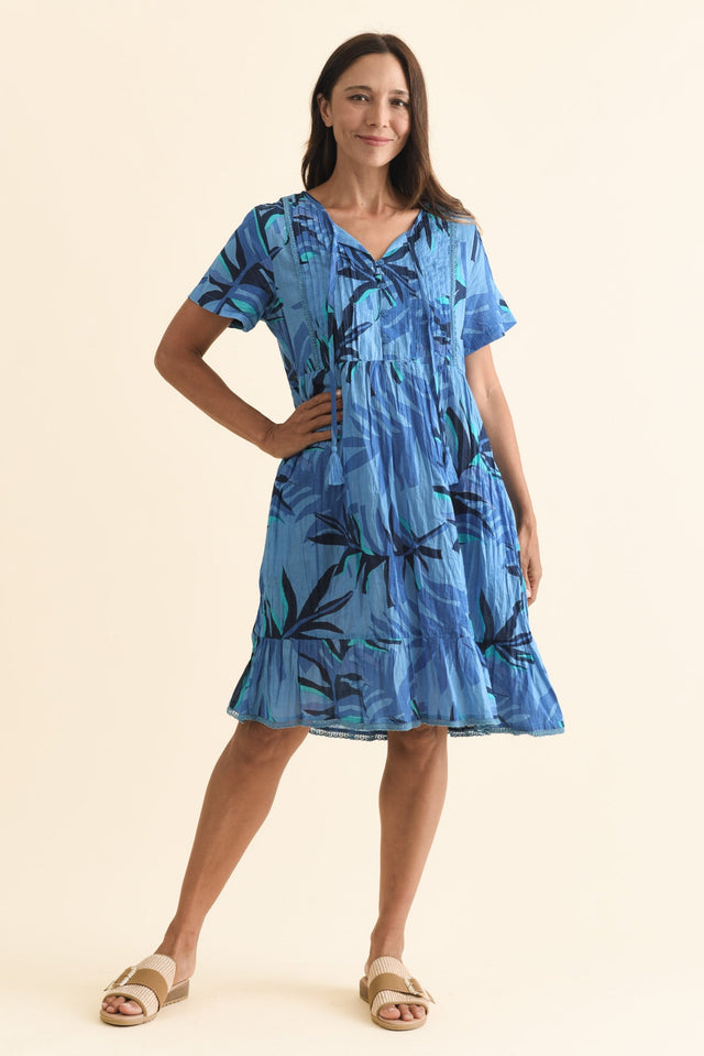 alt text|model:Cara image 7