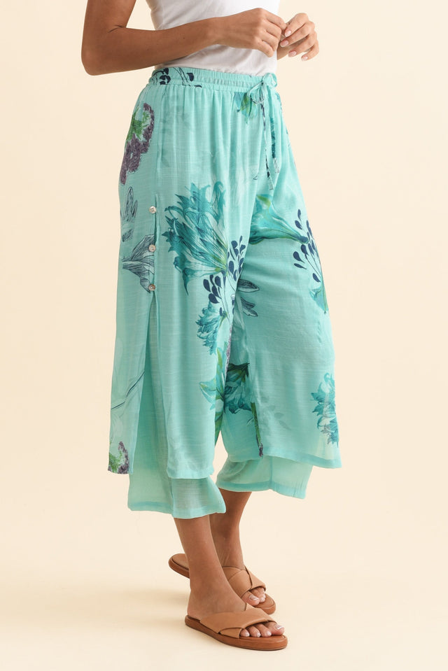 alt text|model:Brontie image 4