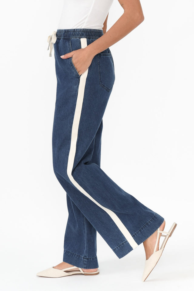 alt text|model:Brontie image 4