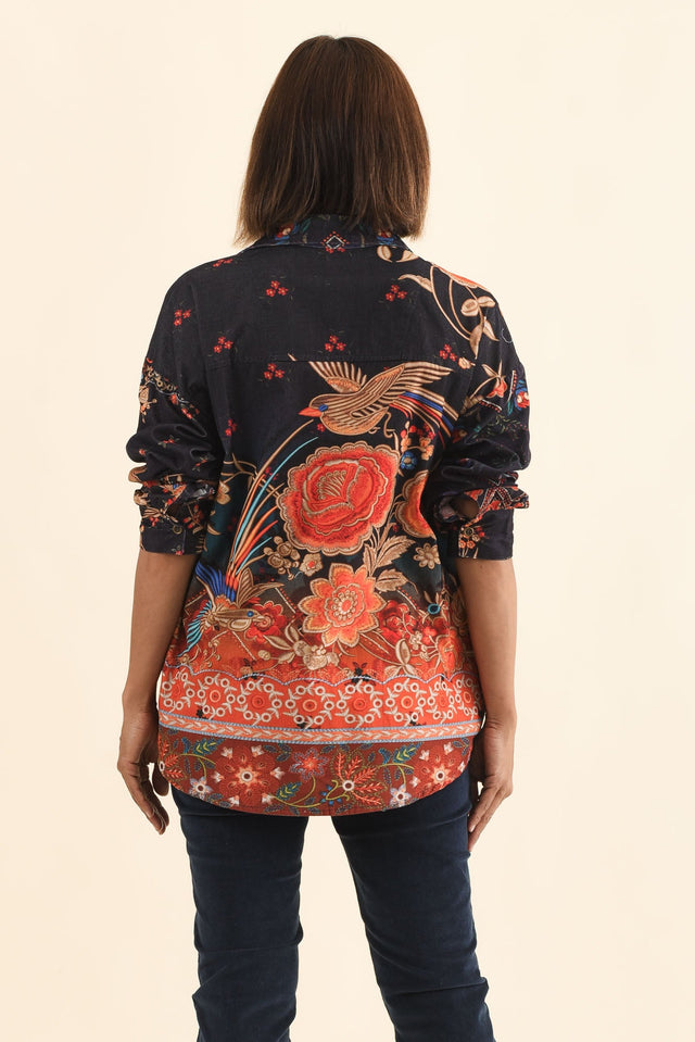 alt text|model:Cara image 4