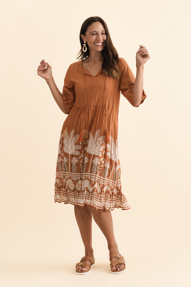 alt text|model:Cara image 3