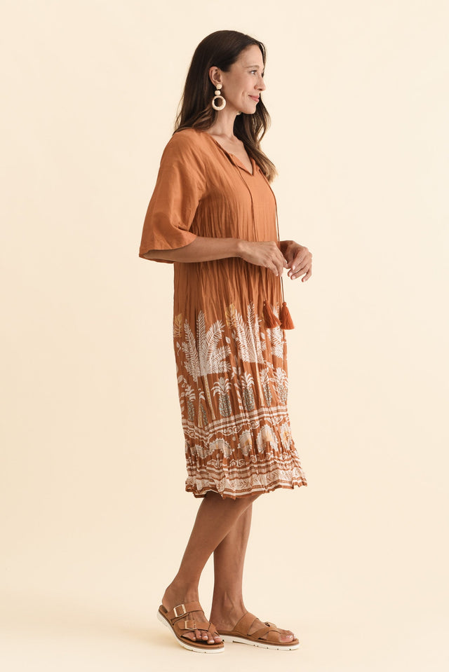 alt text|model:Cara image 4