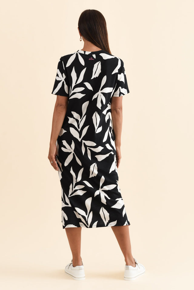 alt text|model:Cara image 6