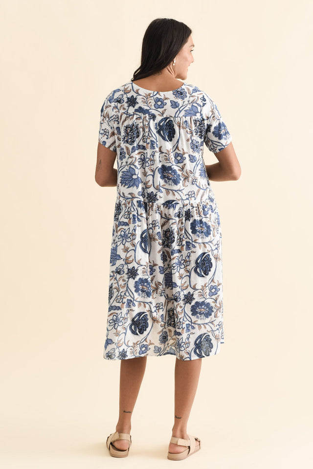 alt text|model:Brontie image 5