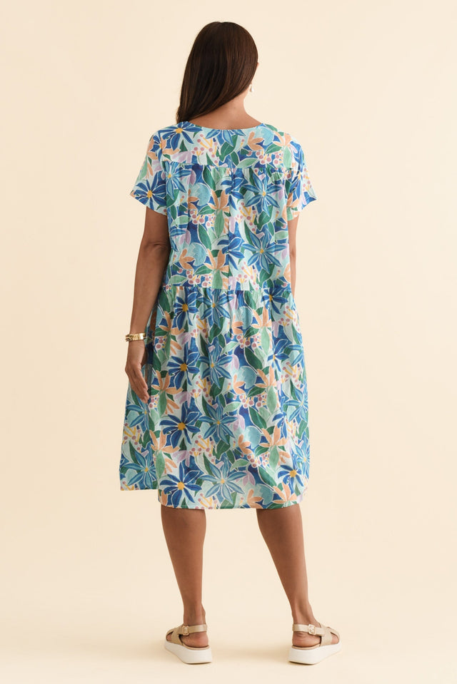 alt text|model:Cara image 4